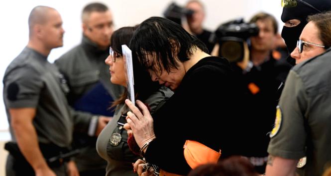 Współoskarżona Alena Zsuzsova pierwszego dnia procesu