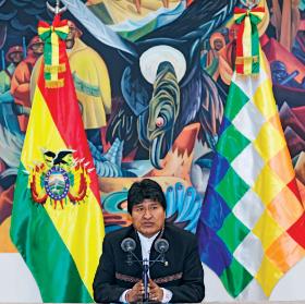 Evo Morales rządził Boliwią przez ostatnie 14 lat. Teraz musiał uciekać z kraju.