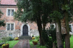 Sandomierz, wejście do Domu Długosza, dziś muzeum diecezjalne