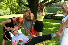 Karol wraz z paniami