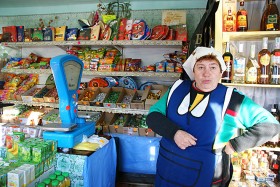 Kosmacz. Pani Natalia. W sklepie kasa na minusie