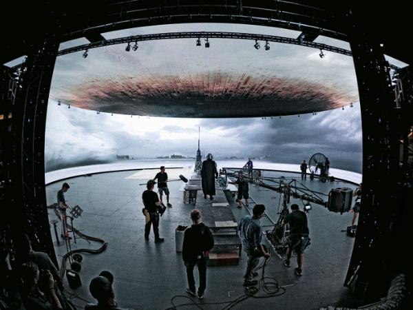 Wszystkie malownicze kadry serialu „The Mandalorian” powstały na terenie studia z sufitem i ścianami zbudowanymi z ekranów LED.