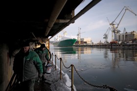 W Gdyni znów słychać huk i łoskot.