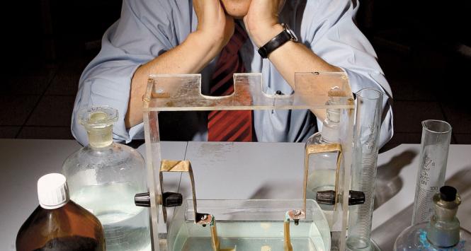 Prof. Krzysztof Dołowy, kierownik Katedry Fizyki SGGW.