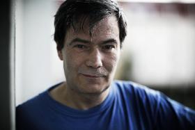 Długo wierzył w moc internetu. Kiedy powstała pierwsza platforma blogerów Salon24, był jednym z pierwszych i najbardziej aktywnych autorów.