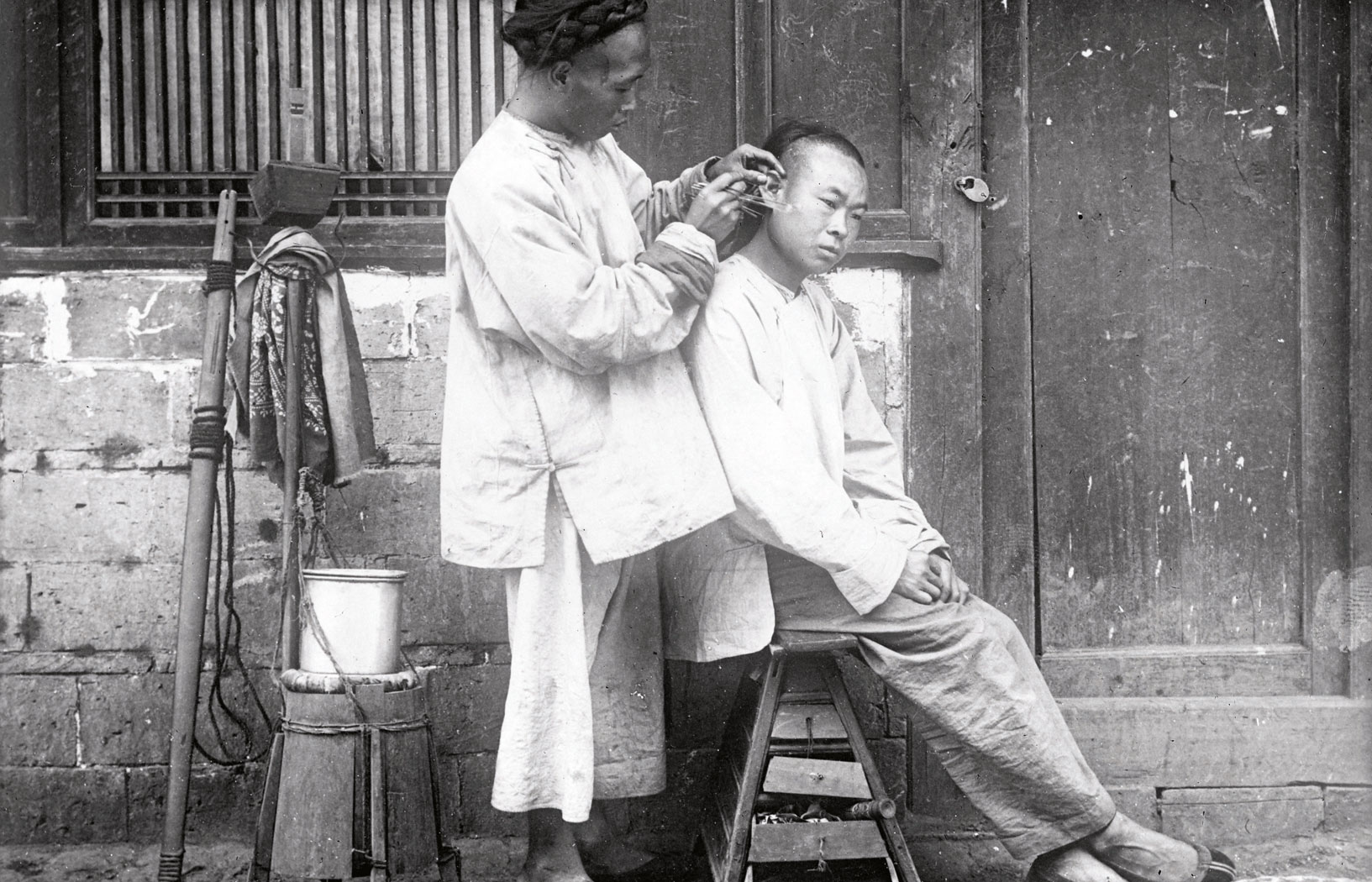 Czym dłubać w uszach