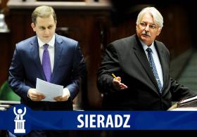 PiS w Sieradzu postawił na Witolda Waszczykowskiego, byłego zastępcę szefa BBN, za czasów prezydentury Lecha Kaczyńskiego, debiutanta parlamentarnego w kończącej się kadencji. PO dała na jedynce szansę młodemu rzecznikowi rządu Cezaremu Tomczykowi. Wcześniej z tego miejsca startował Andrzej Biernat, ale ze względu na kłopoty ze swoim oświadczeniem majątkowym, któremu bacznie przygląda się CBA, zrezygnował ze startu (albo raczej PO zrezygnowała z niego). Tomczyk bryluje w mediach, pracując na rozpoznawalność, więc może tym razem Waszczykowskiego dogoni. W poprzednich wyborach zdobył ich trzy razy mniej niż kandydat PiS.