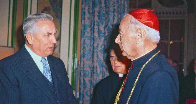 Spotkanie Edwarda Gierka z prymasem Stefanem Wyszyńskim w ambasadzie polskiej w Rzymie, 1976 r.