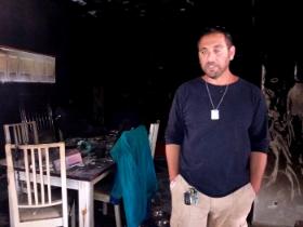 Itai Tzarfati w swoim domu w kibucu Nir Oz