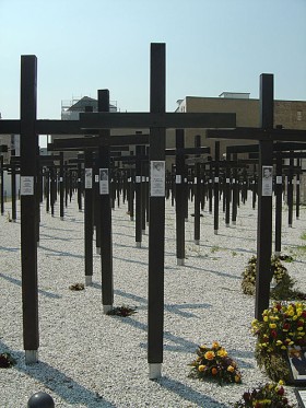 a jego historia budzi refleksję. Wystawa upamiętniająca ofiary muru