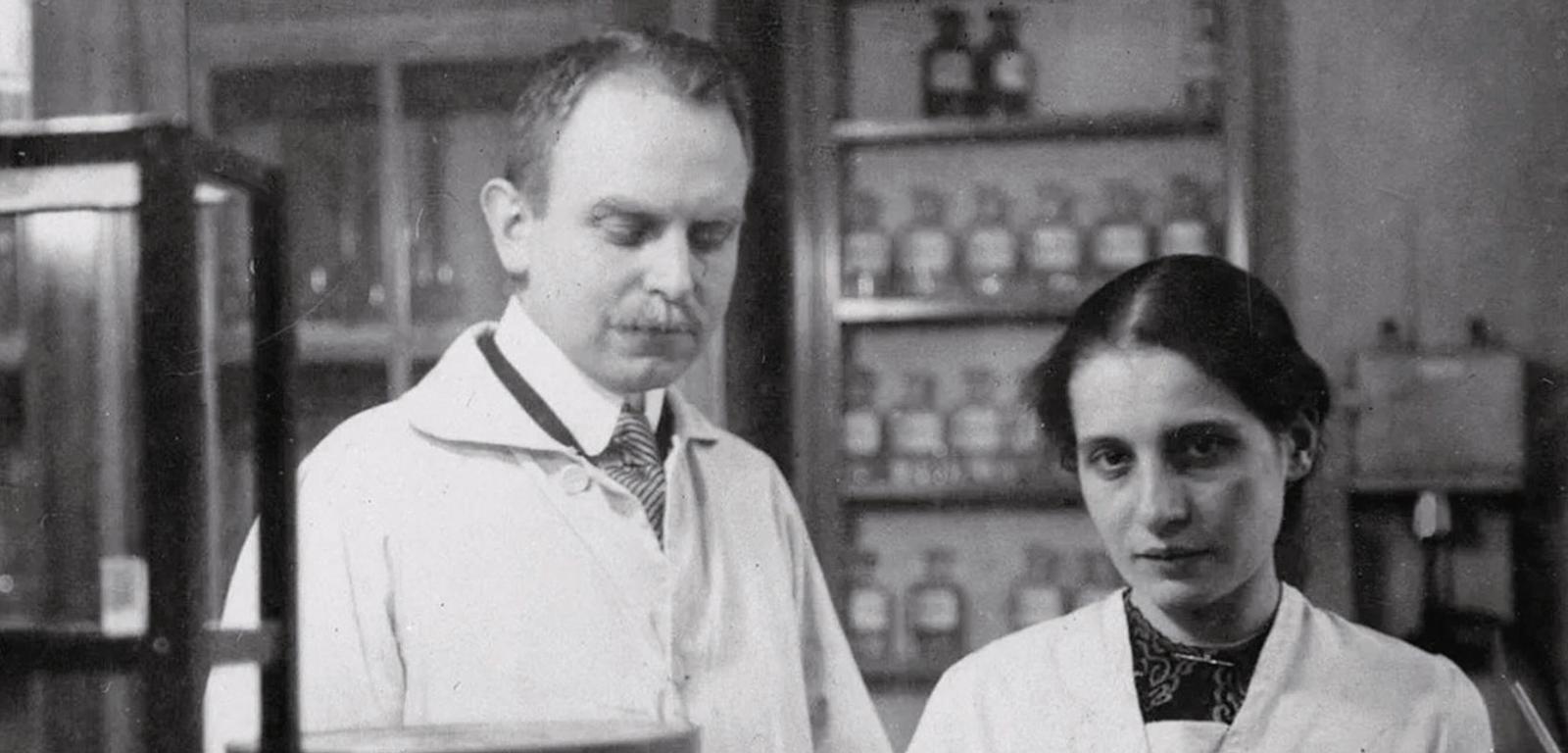 Otto Hahn i Lise Meitner pierwsi rozszczepili jądro uranu.
