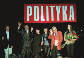 Nagrodzeni w 1997 r.: Jerzy Stuhr (w jego imieniu Paszport odebrał syn Maciej), Dariusz Paradowski, Anna Augustynowicz, Katarzyna Kozyra, Andrzej Sapkowski i Kayah.