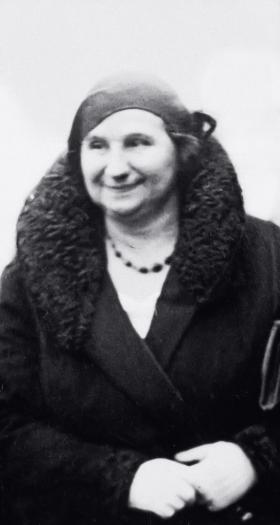 Posłanka Janina Prystorowa. W lutym 1936 r. wniosła na forum sejmu projekt ustawy o ochronie praw zwierząt.