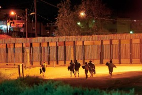 Płot graniczny, okolice Calexico w Kalifornii. Ameryka ma ciągle siłę przyciągania.