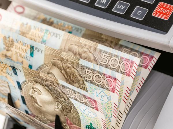 W relacji między bankiem a konsumentem to ta druga strona jest znacznie słabsza.