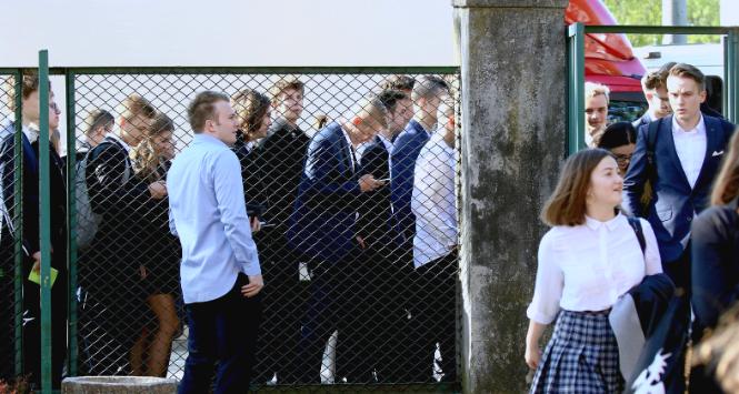 Szkoła ewakuowana z powodu alarmu bombowego