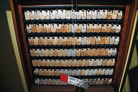 Częstochowa. Szafa kasjera z biletami kolejowymi z Muzeum Historii Kolei.