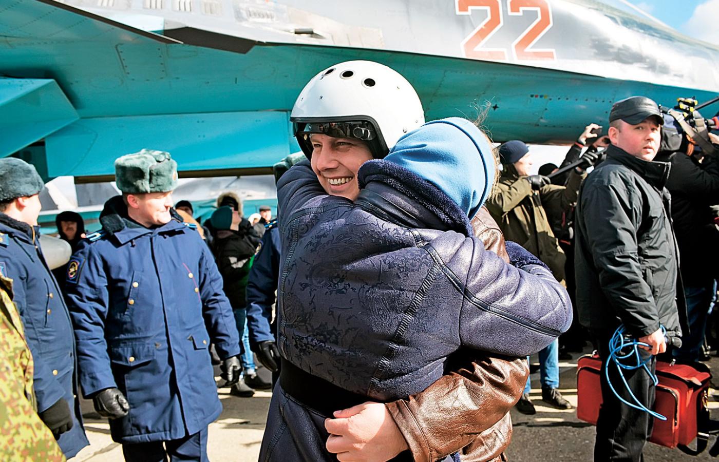 Baza w Woroneżu, rosyjscy piloci wracają do domu.