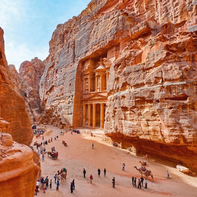 Petra w Jordanii to najczęściej zwiedzany zabytek na Bliskim Wschodzie. W 2019 r. starożytną stolicę Nabatejczyków odwiedziło ponad milion turystów.