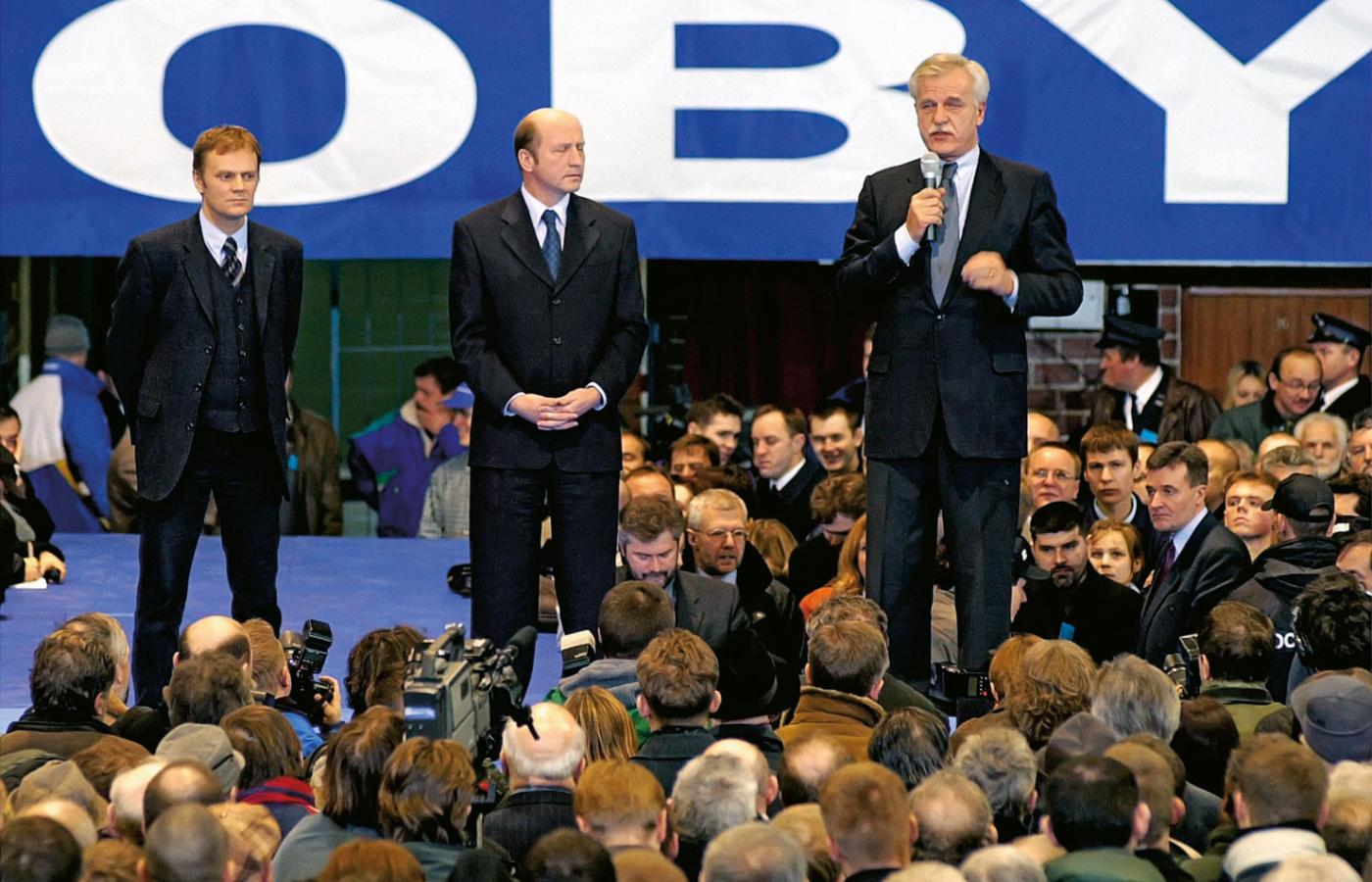 „Trzech tenorów” PO: Donald Tusk, Maciej Płażyński i Andrzej Olechowski, Hala Olivii w Gdańsku, 24 stycznia 2001 r.