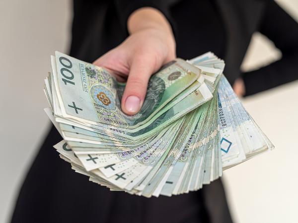 Jak i kiedy należy zgłosić pożyczkę od rodziny?