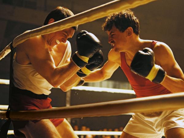 Tomasz Włosok (po lewej) jako Jerzy Kulej