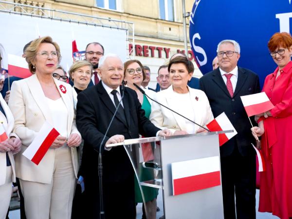 W centrum Beata Szydło i Jarosław Kaczyński, 2 maja 2024 r.