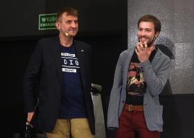 Jan Mela (z prawej), z protezą nogi i ręki jako pierwszy niepełnosprawny zdobył w jednym roku z Markiem Kamińskim (z lewej) dwa bieguny.