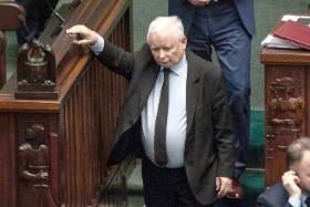 Dla Kaczyńskiego wezwanie przed komisję, nawet w roli świadka będzie doświadczeniem bardzo trudnym.
