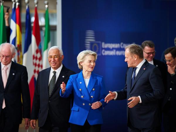 Herman Van Rompuy, António Costa, Ursula von der Leyen i Donald Tusk podczas unijnego szczytu w Brukseli, 19 grudnia 2024 r.