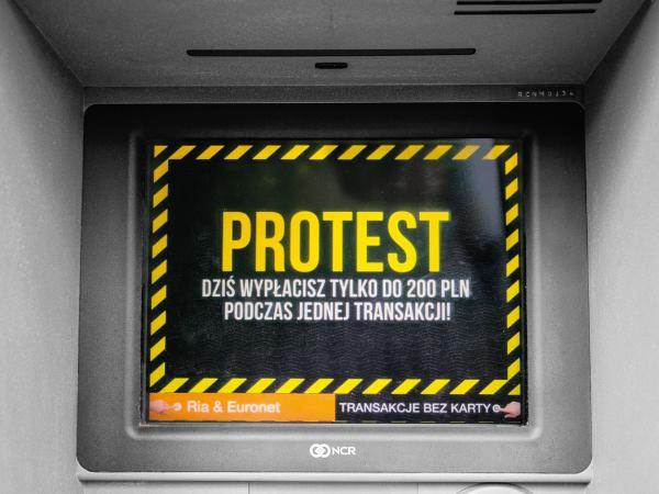 Zderzenie Euronetu z BLIK-iem to konfrontacja dwóch graczy, którzy znajdują się w zupełnie różnej sytuacji.