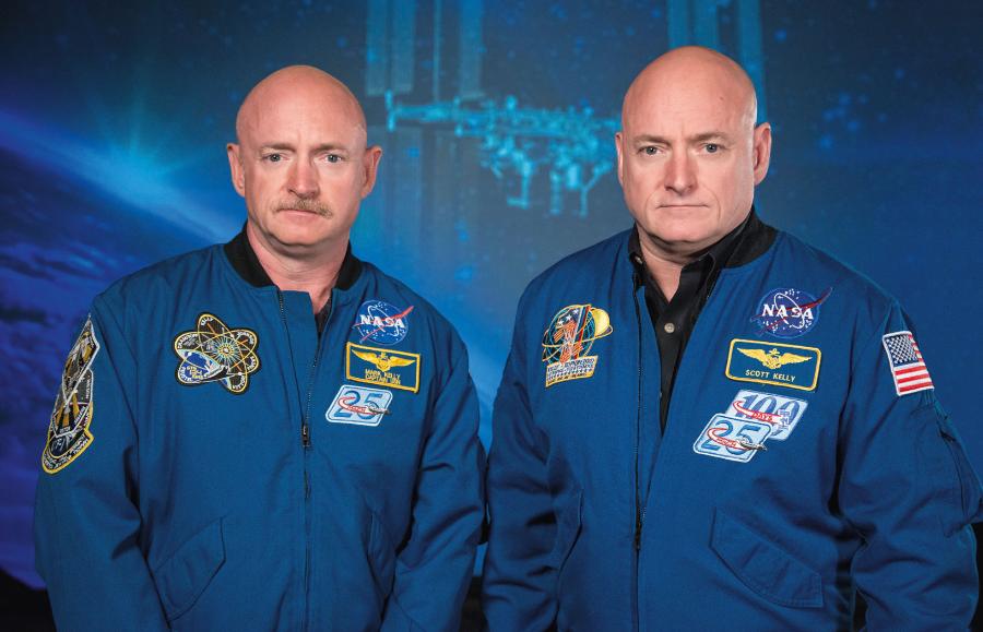 Astronauci Scott i Mark Kelly – homozygotyczne bliźnięta – wzięli udział w badaniu wpływu nieważkości na ciało człowieka. Scott Kelly spędził rok na pokładzie ISS.