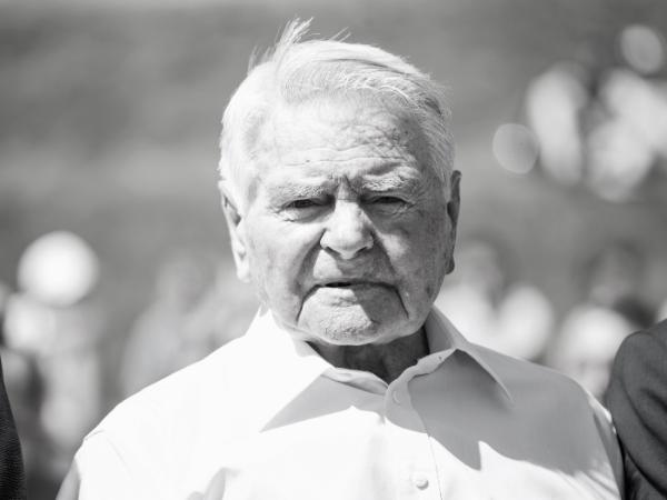 Lucjan Brychczy, legendarny polski piłkarz, zmarł 2 grudnia 2024 r.