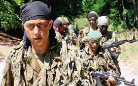 Uczniowie sulęcińskiego Zespołu Szkół Licealnych i Zawodowych podczas obozu szkoleniowego na poligonie w Wędrzynie.