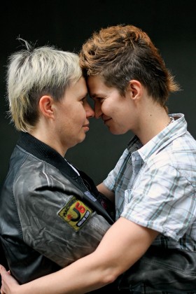 Homoseksualizm kojarzy się ludziom przede wszystkim z seksem, a nie z płcią.