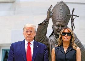 Amerykańscy konserwatyści liczą na Kościół katolicki – bardziej ten Jana Pawła II niż Franciszka – i na Trumpa.