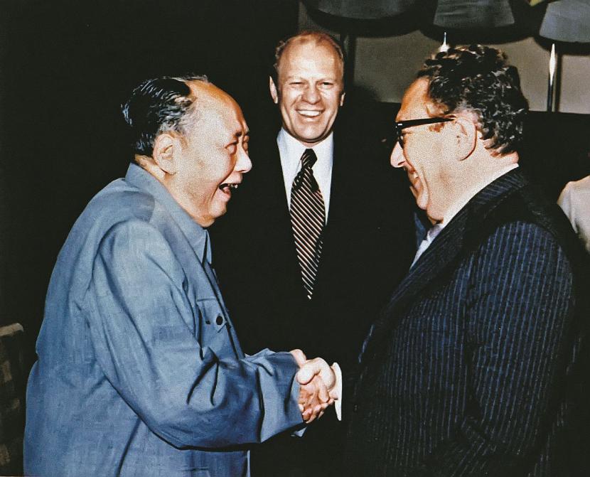 Kto to załatwił. Spotkanie z Mao i prezydentem Fordem w 1975 r. Kissinger już w roli sekretarza stanu.