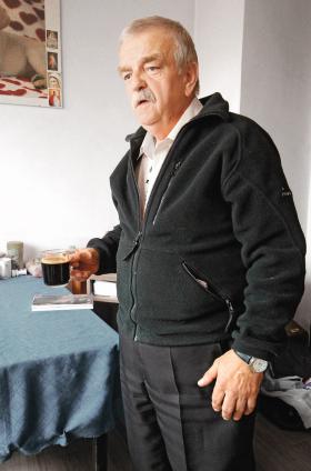 Henryk Kulpa urodził się w 1949 r. we wsi Nowa Huta, powiat Kielce, gmina Raków.