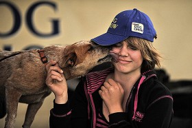 Aby zabawa z dyskiem sprawiała radość zarówno psom jak i ich właścicielom potrzebne jest wzajemne zrozumienie, szacunek i przyjaźń między nimi.