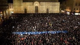 Protest ruchu 6000 Sardynek w Bolonii.