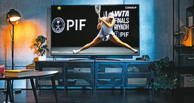 Ci kibice, którzy niedawno kupili na 23 miesiące abonament Canal+, z myślą o oglądaniu kobiecego tenisa i Świątek w szczególności, mogą więc być rozczarowani, bo od stycznia 2027 r. już ich nie zobaczą.