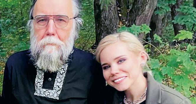 Aleksander Dugin z córką Darią, zdjęcie z archiwum rodzinnego.