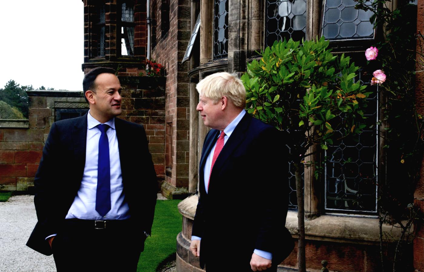 Spotkanie premiera Borisa Johnsona z szefem irlandzkiego rządu Leo Varadkarem w Thornton Manor w Cheshire, 10 października 2019 r.