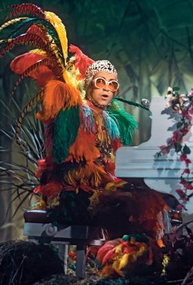 Elton John w 1977 r.