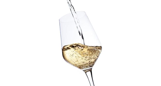Na całym świecie rekordowo wzrasta sprzedaż i konsumpcja win z bąbelkami.