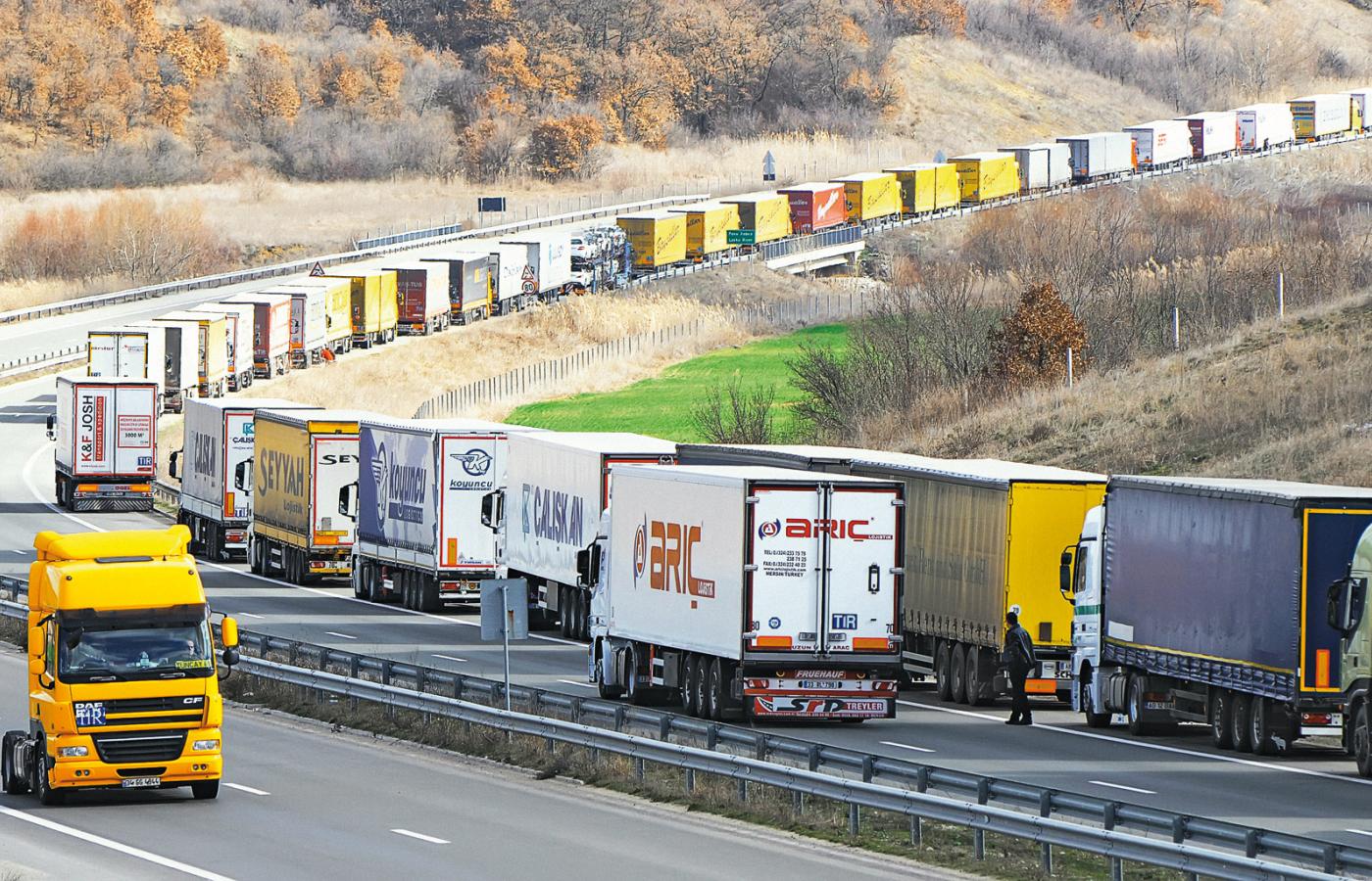 Niezmiennie utrzymuje się popyt na usługi polskich firm transportowych na Zachodzie.