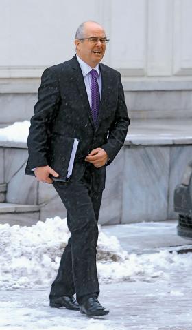 W śledztwie smoleńskim Seremet od początku przyjął jasną taktykę – nie jątrzyć, nie rozbudzać oczekiwań i przede wszystkim nie powielać niesprawdzonych wersji.