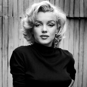 6. Marilyn Monroe zmarła 5 sierpnia 1962 r. W 2015 r. zarobiła 17 mln dol. Prawa do jej wizerunku wykupiła firma Authentic Brand Group. I prowadzi liczne interesy. Monroe promuje np. linię odzieży Macy’s.