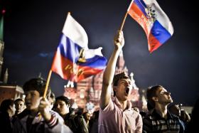 Według sondaży im bardziej militarną politykę Putin prowadzi, tym większe ma społeczne poparcie.