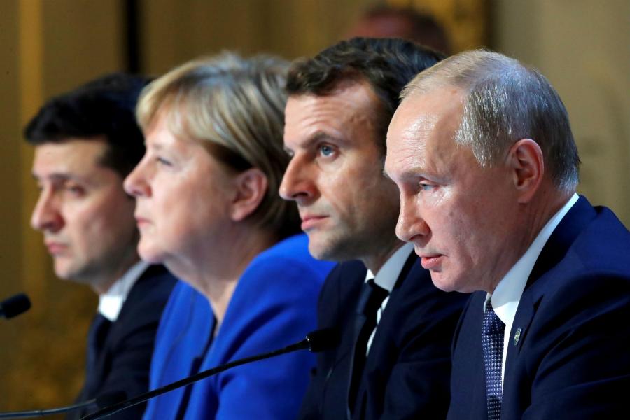 Paryskie spotkanie prezydentów Francji, Rosji, Ukrainy i kanclerz Niemiec, czyli formatu normandzkiego, odbywało się w wyjątkowo skomplikowanej sytuacji.